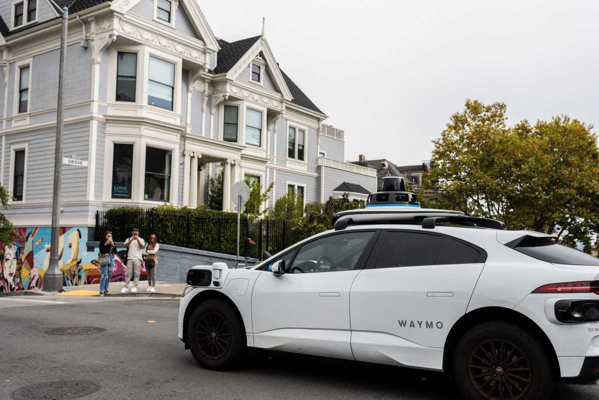 Robotaxis in NYC could cause more deaths and serious injuries than for-hire-vehicles they’d replace, report projects