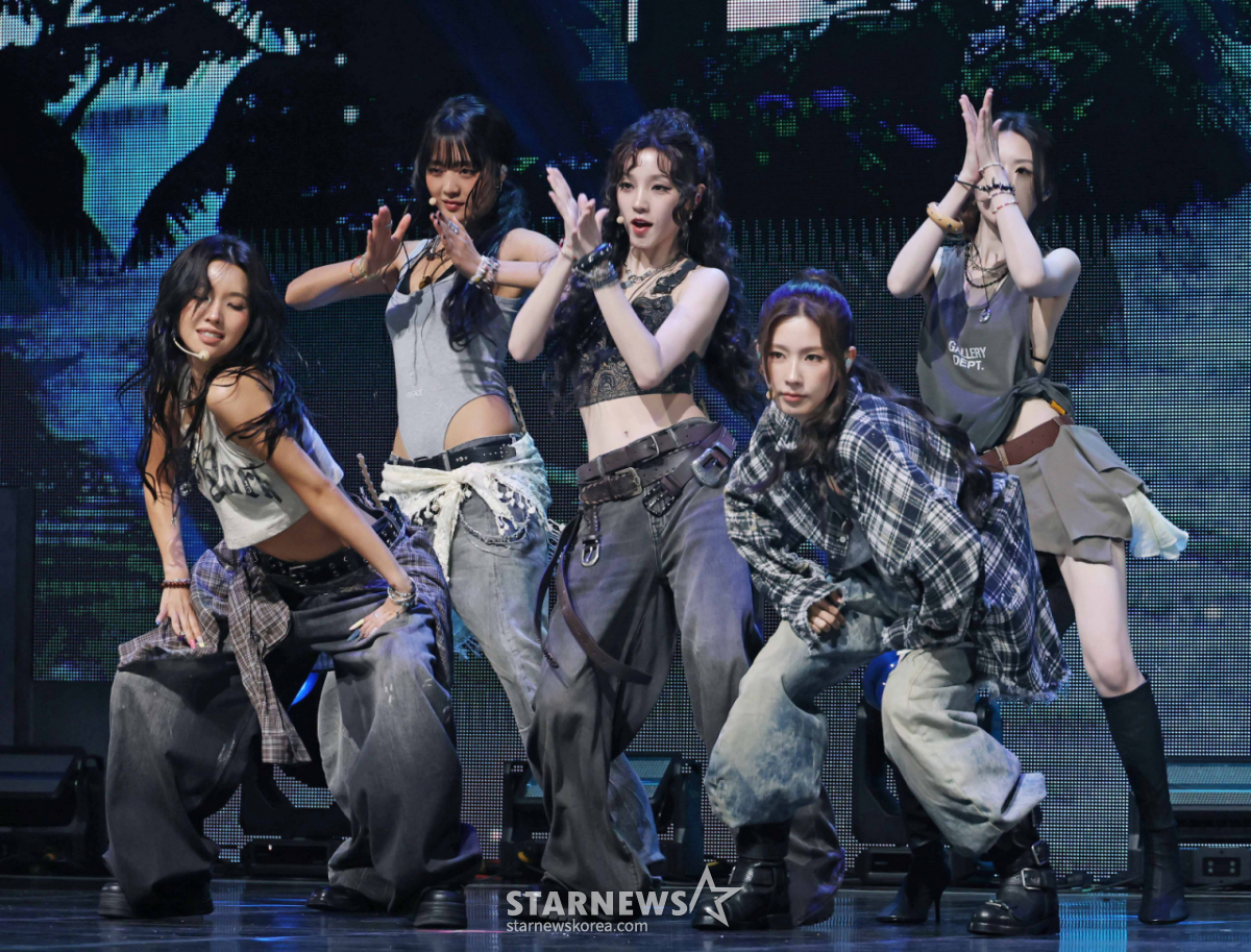 Girl group i-dle performs new songs at a showcase held on the afternoon of the 6th at Yes24 Live Hall in Gangnam-gu, Seoul, to celebrate the release of their ninth mini-album 'We made.' /2026.07.06 /Photo=Lee Dong-hoon photoguy@