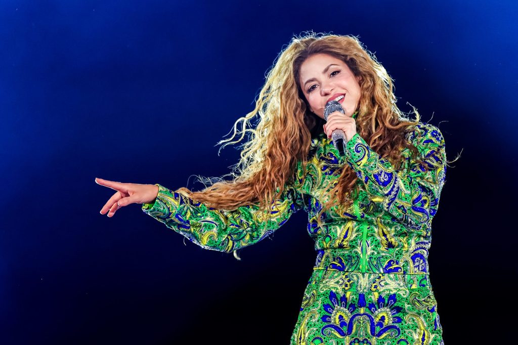 Shakira Gifts Brooklyn Concert Tickets to Honorees & More Latin Music News