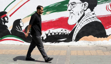 Iran War Live Updates: U.S.-Iran Strikes Abate, but Supporters of Both Sides Exchange Attacks