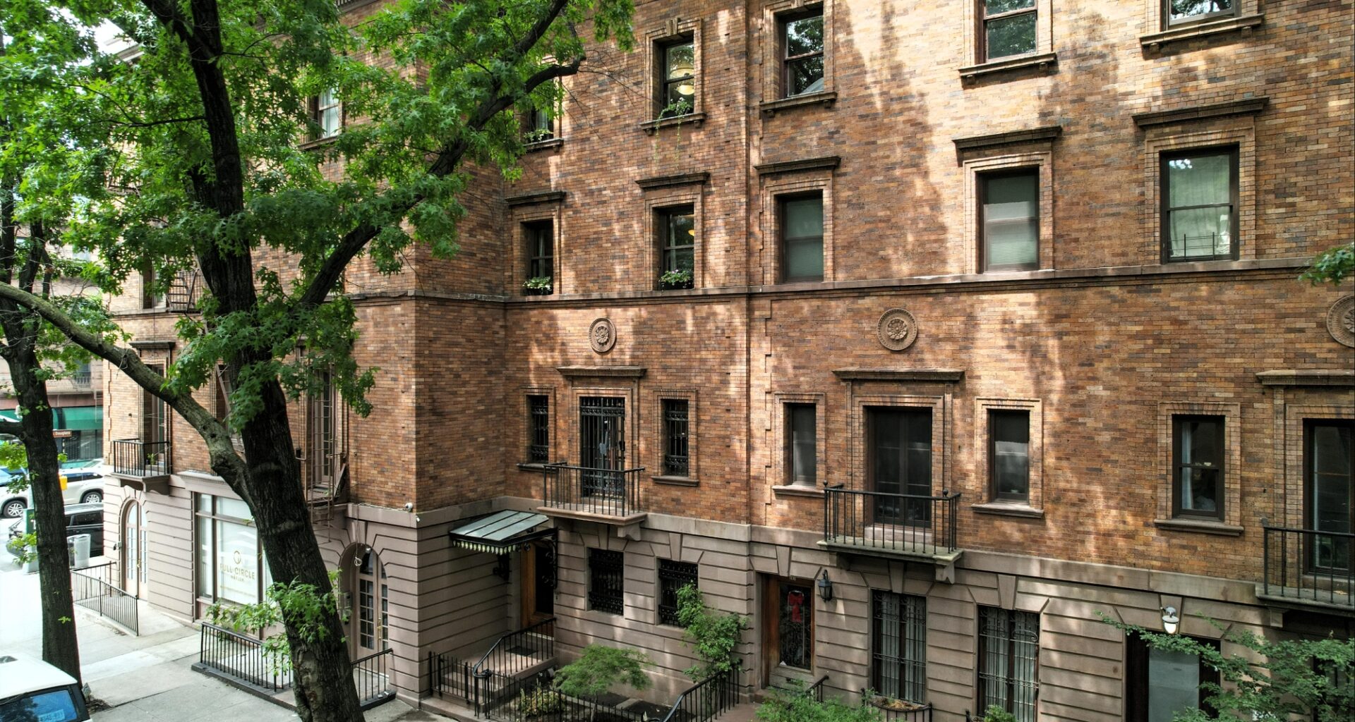 Bob Dylan’s historic Harlem townhouse sells for $2.8M