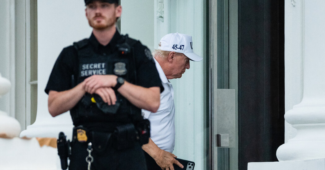 Trump Pulled in at Least $2.2 Billion in 2025, Financial Disclosure Shows