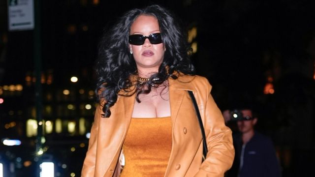 Rihanna & Her Kids’ Late-Night NYC Stroll Comes With a Playful Twist