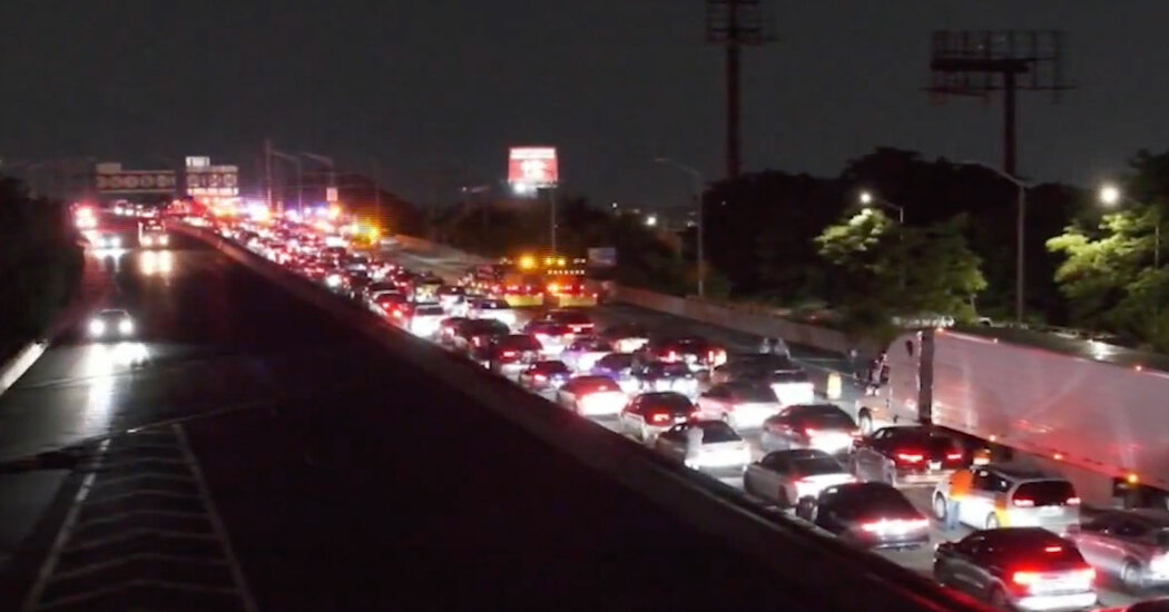 2 Killed as Bus Flips Into Traffic on Long Island Expressway