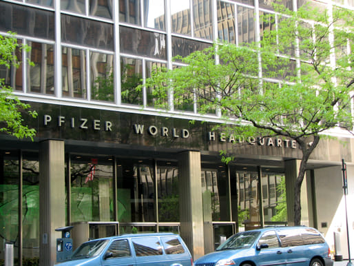 The former Pfizer World Headquarters at 219-235 East 42nd Street in Midtown Manhattan. Photo by Norbert Nagel, via Wikimedia Commons, licensed under CC BY-SA 3.0.