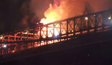 Fire breaks out on Brooklyn Bridge during New York's fireworks show
