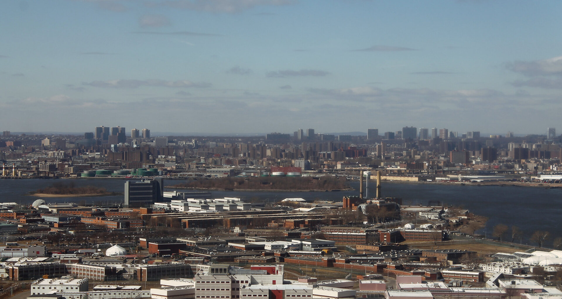 UPDATE Man Held on Rikers Island Dies