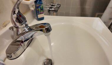 News 12 | Bronx | No Hot Water Broken Intercom Mice And Mold Plague Highbridge Apartment Building