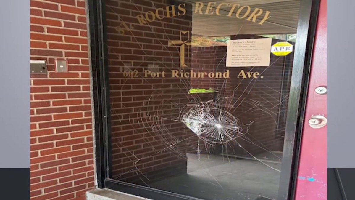 Police search for suspect for vandalized Catholic church on Staten Island – NBC New York