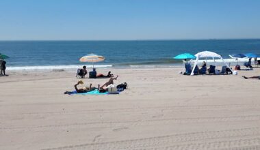 News 12 | Brooklyn | Extreme Heat And Dangerous Rip Currents Could Make Your Beach Day Risky