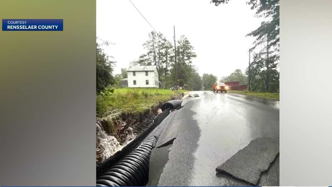 Heavy rain floods roads in Albany area, prompting state of emergency