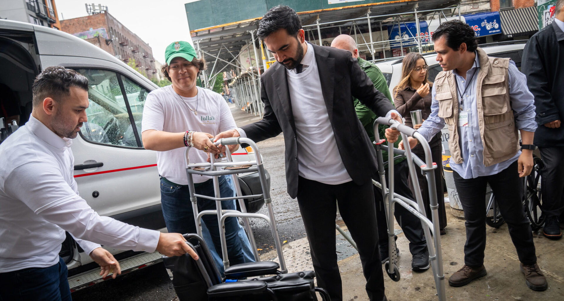 Mayor Mamdani visits a donation drop-off site for Venezuela earthquake relief. Credit: Ed Reed/Mayoral Photography Office.