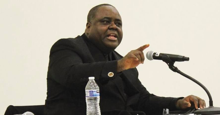 Robbinsdale nonprofit now charged with theft in case against Harding Smith | Brooklyn Park