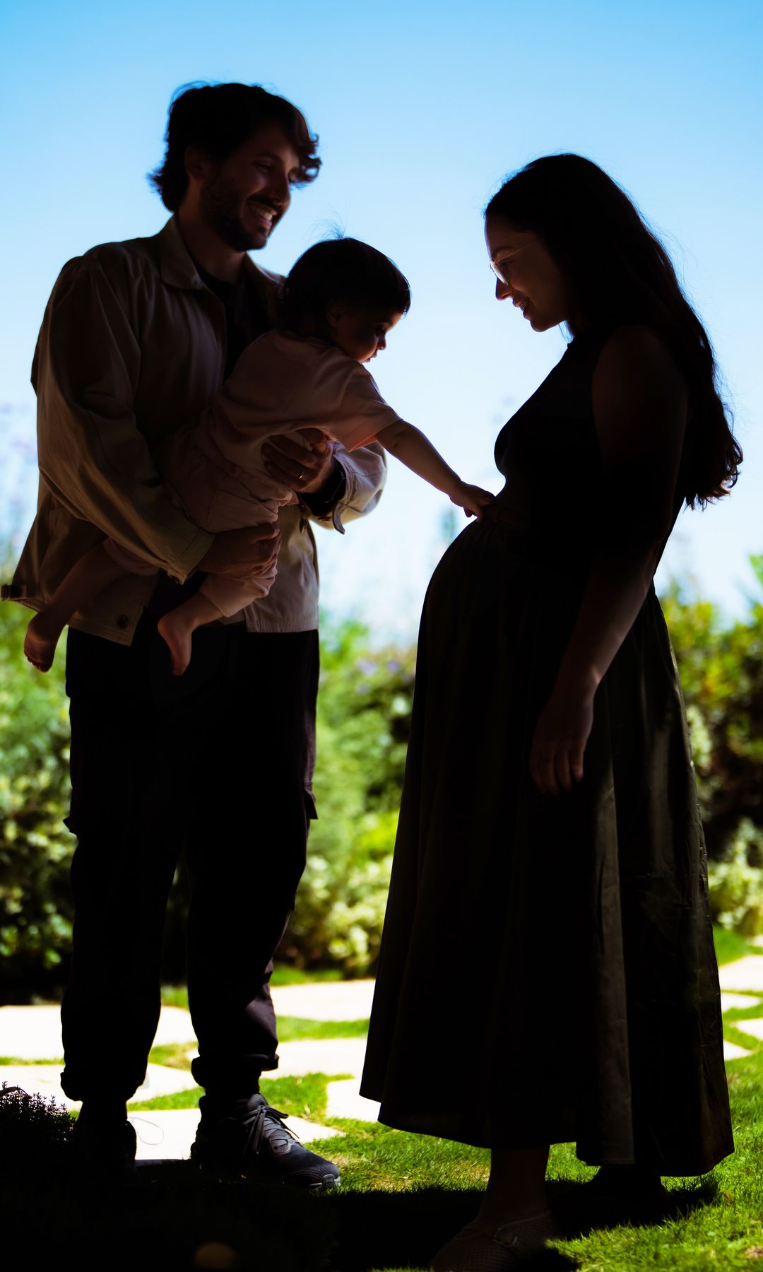 Queen Rania shared a family photo to announce her daughter's pregnancy