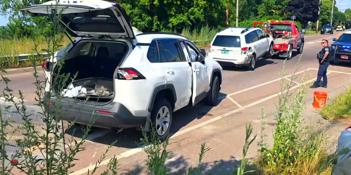 Crash near Burlington’s Beltline closes part of Manhattan Drive