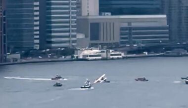 Seaplane makes a rough landing in New York City's East River with only minor injuries reported | National News
