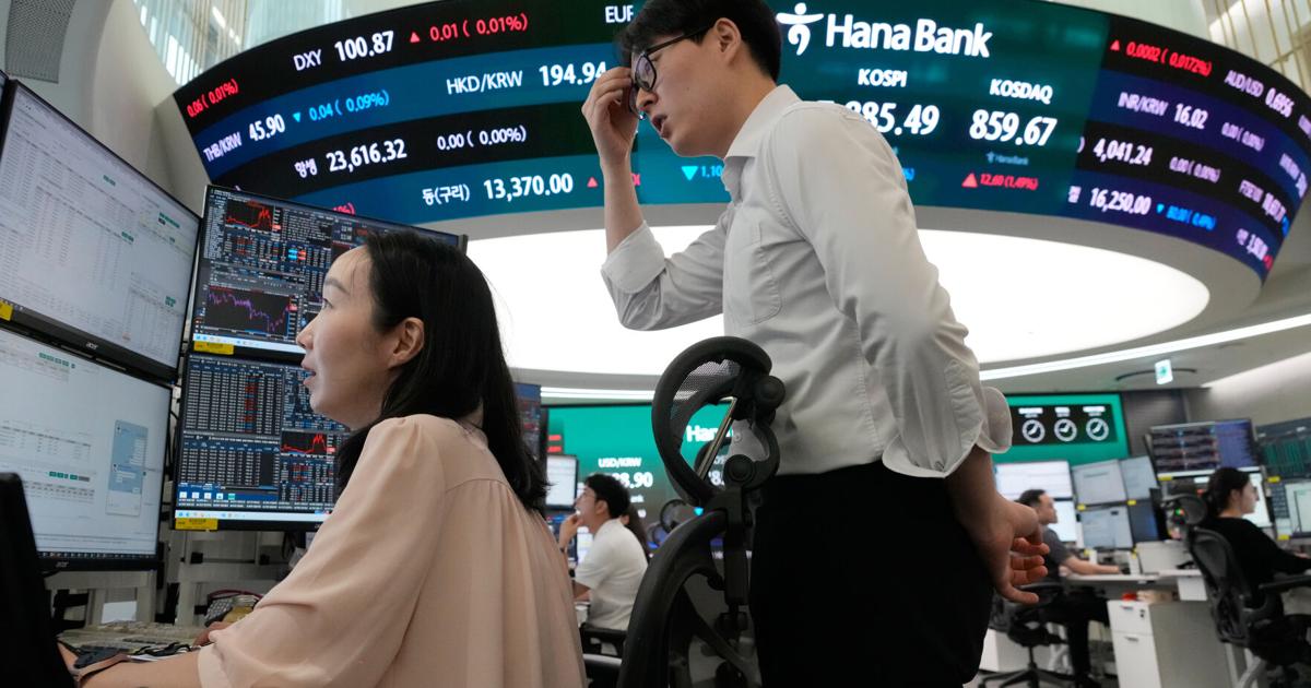 Asian markets retreat, with Korean shares slumping despite an AI-led rebound on Wall St | Stock Market