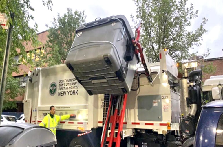 Empire trash bins due in Queens in ’27 |