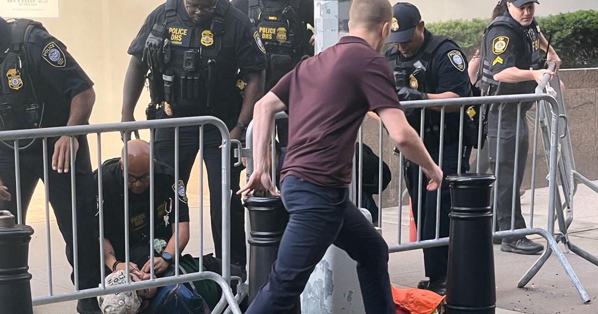Arson charge lodged against ex-Army soldier in fiery attack on Manhattan federal building | Don't Miss This
