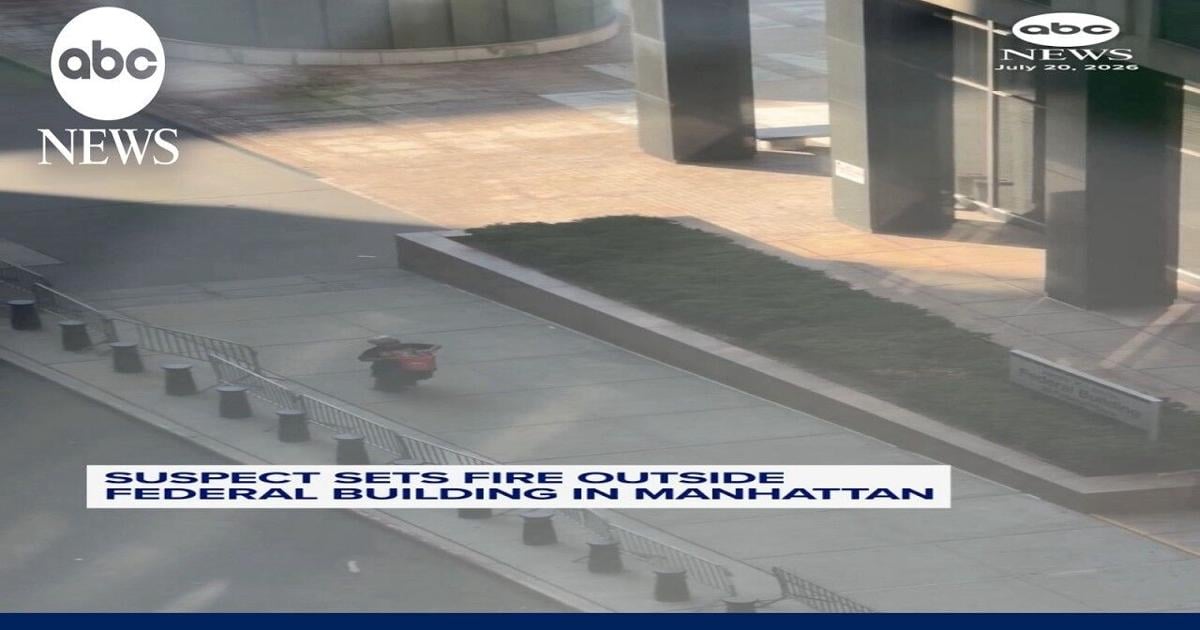 Suspect sets fire outside federal building in Manhattan | National/World