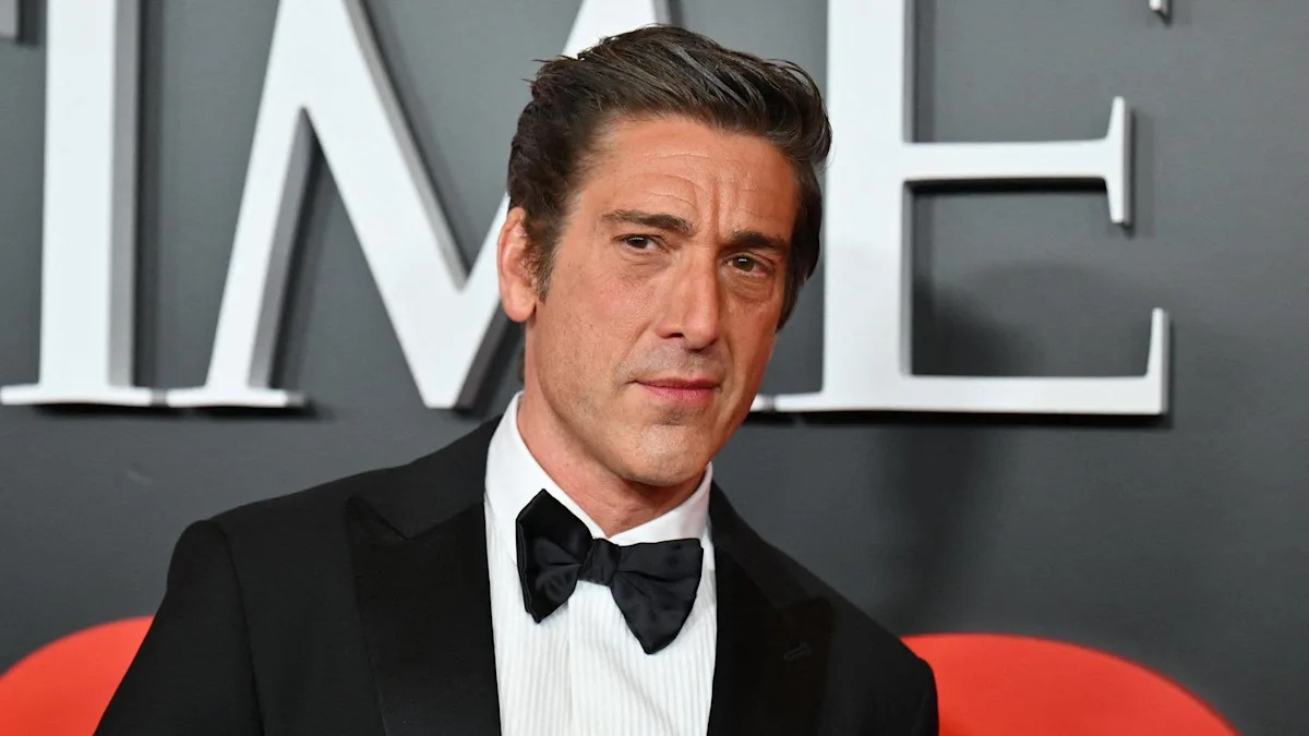 David Muir sparks fan concern with death-defying stunt above New York City