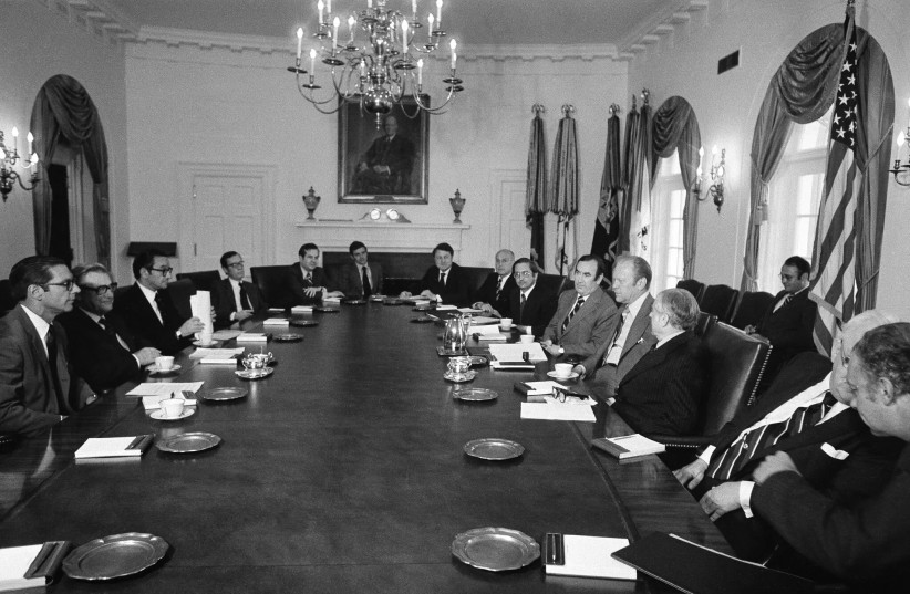 Mr. Gribetz, fifth from the left, at a May 1975 meeting at the White House with President Gerald R. Ford to discuss emergency aid to New York City.