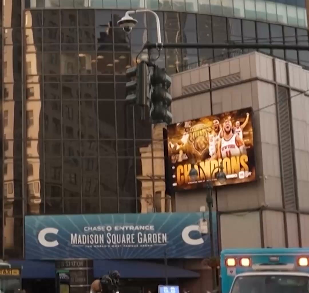 The expected wedding of Taylor Swift and Travis Kelce at Madison Square Garden drew excitement and annoyance from people near the venue on Thursday. The logistics in Midtown Manhattan over the July 4 weekend are complex. https://nyti.ms/4wndHM7 | The New York Times