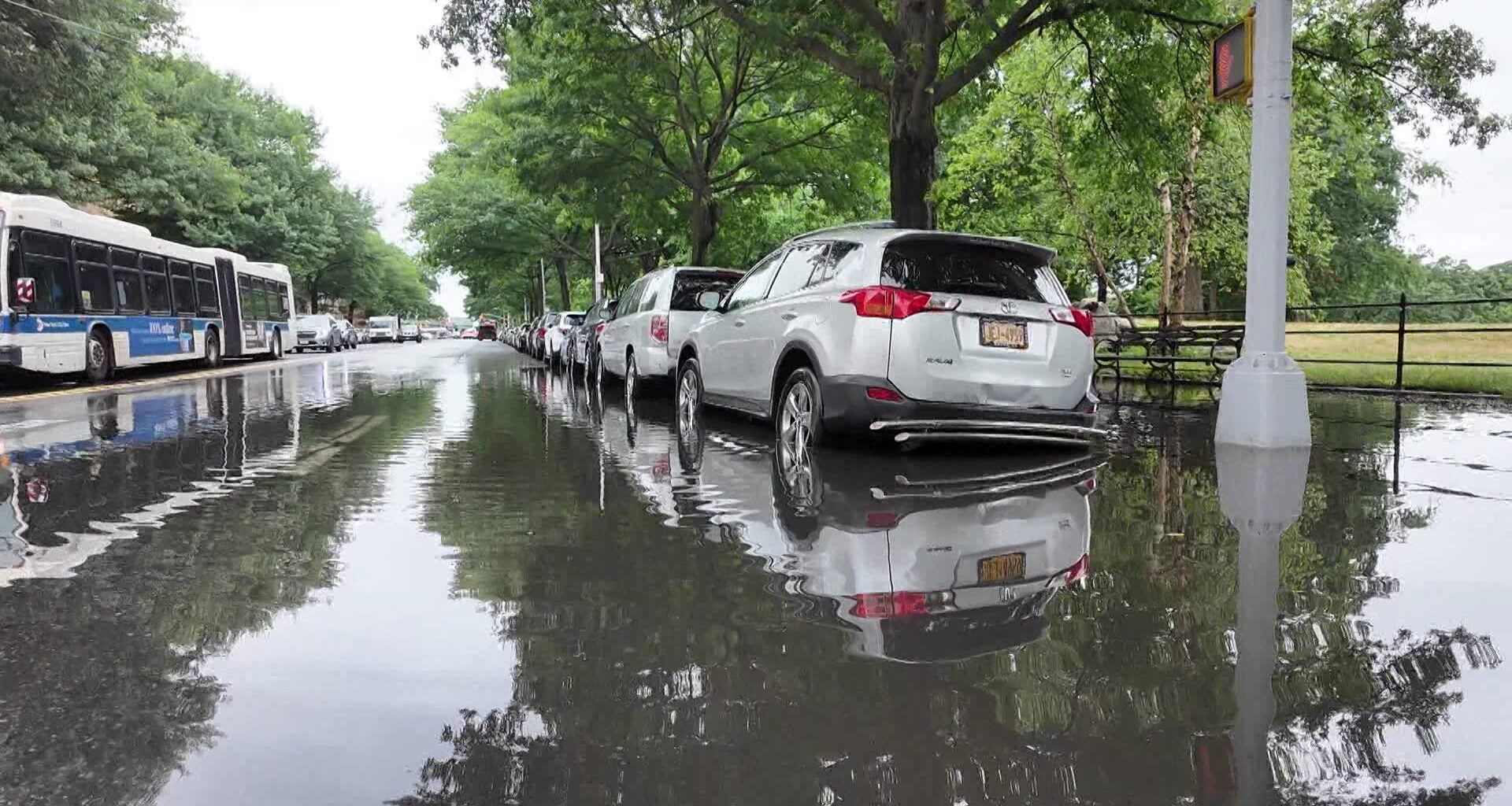 News 12 | Bronx | Flooded Sidewalk In Pelham Parkway Raises Safety Concerns For Pedestrians