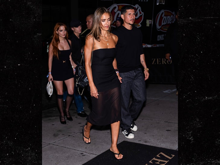 sub-Jessica-Alba-and-Danny-Ramirez-getty-1
