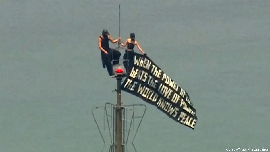 2 arrested after apparent Empire State Building proposal