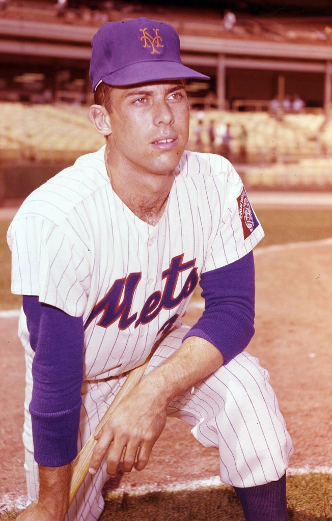 Ron Hunt in a New York Mets uniform with a bat.