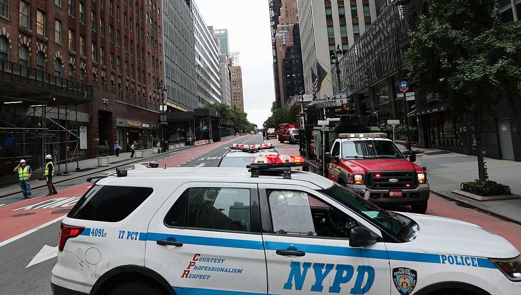 Midtown Manhattan high-rise evacuated amid collapse concerns