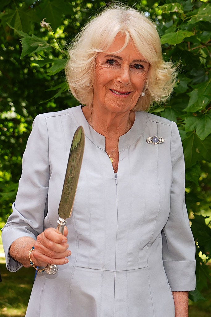 queen camilla hair rules