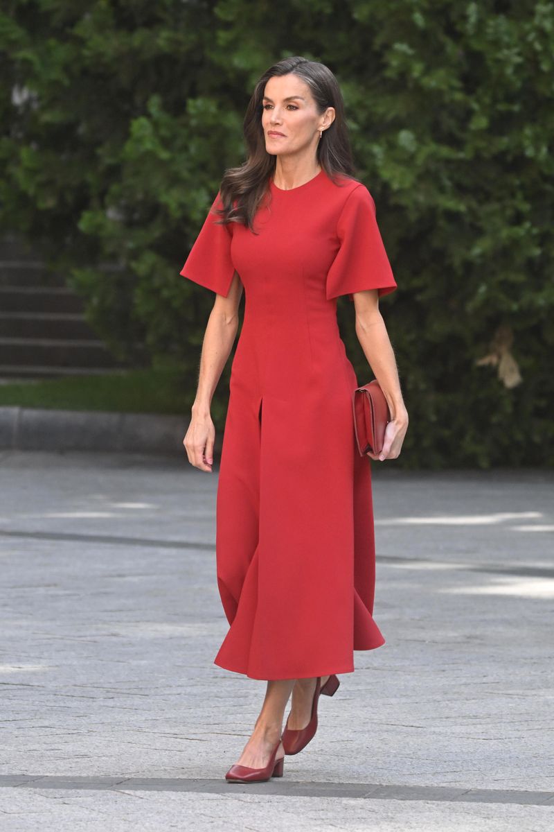 Queen Letizia attends the 15th edition of the "Luis Carandell" Parliamentary Journalism Awards 