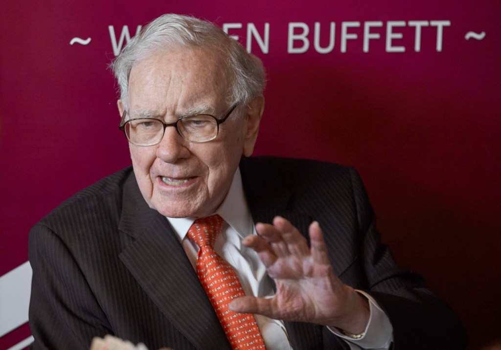 Ticker: Buffett rebuffs Gates; New York blocks data centers 