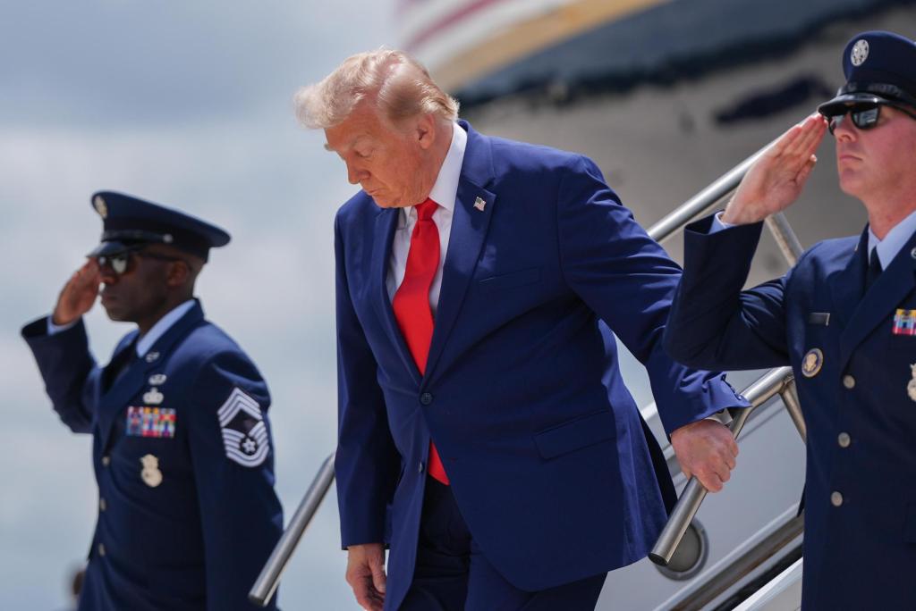 Government drops subpoenas for New York Times reporters over Trump jet