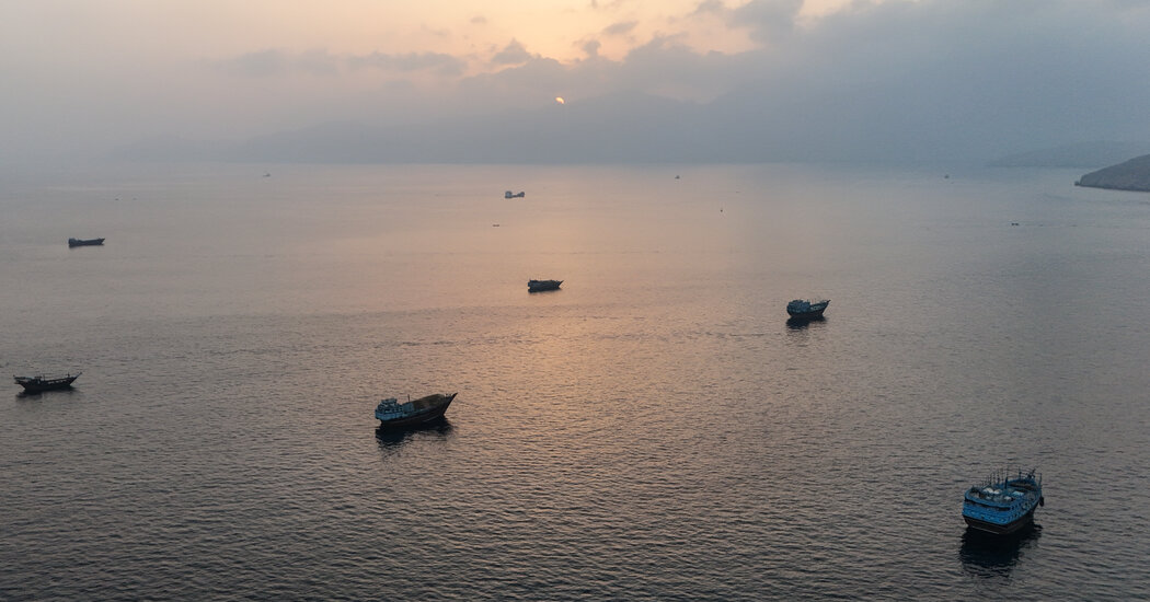 Shippers Face Deepening Dilemma as U.S. and Iran Vie for Control of the Strait