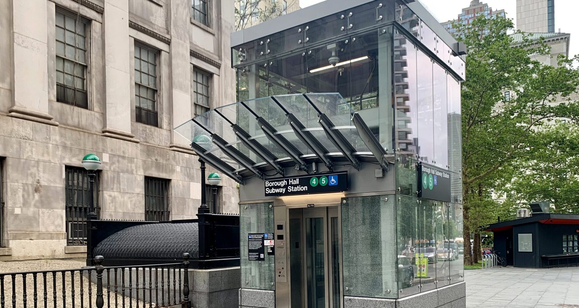 This new elevator on Joralemon Street connects to the Borough Hall subway station’s mezzanine level. Photo: Mary Frost/Brooklyn Eagle