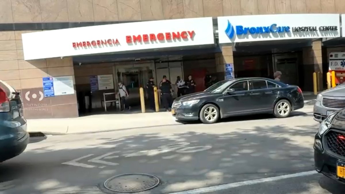 Prisoner escapes custody while at Bronx hospital, NYPD says – NBC New York