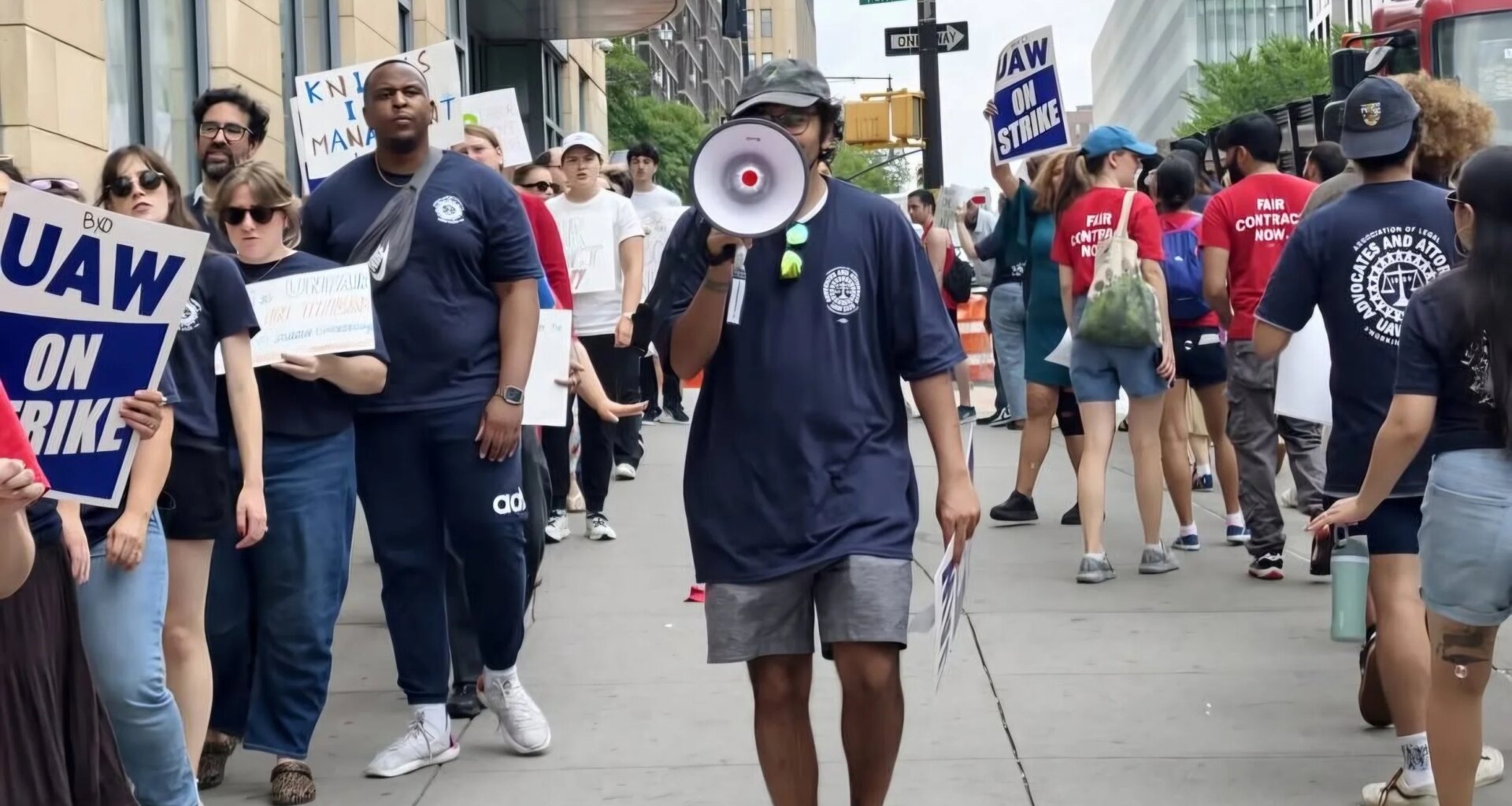 Bronx Defenders staff join the picket line — Queens Daily Eagle