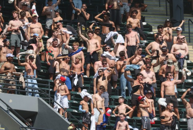 Chicago White Sox fans cheer "tarps off" during the game against the New York Yankees on Thursday, July 30, 2026, at Rate Field. (Brian Cassella/Chicago Tribune)