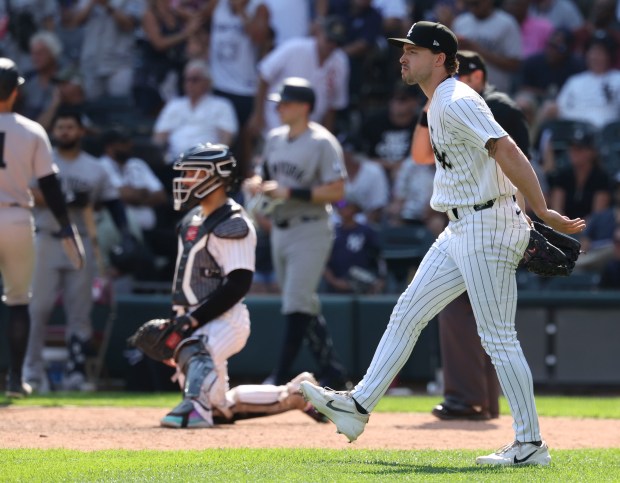 Chicago White Sox pitcher Chris Murphy (38) reacts after allowing a run to the New York Yankees in the tenth inning Thursday, July 30, 2026, at Rate Field. (Brian Cassella/Chicago Tribune)