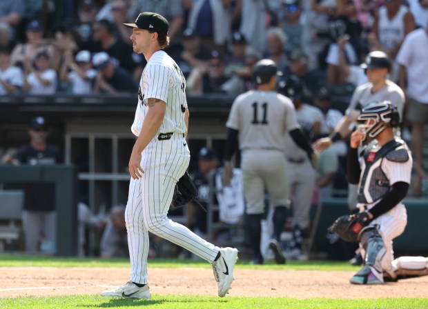 Chicago White Sox pitcher Chris Murphy (38) reacts after allowing a run to the New York Yankees in the tenth inning Thursday, July 30, 2026, at Rate Field. (Brian Cassella/Chicago Tribune)