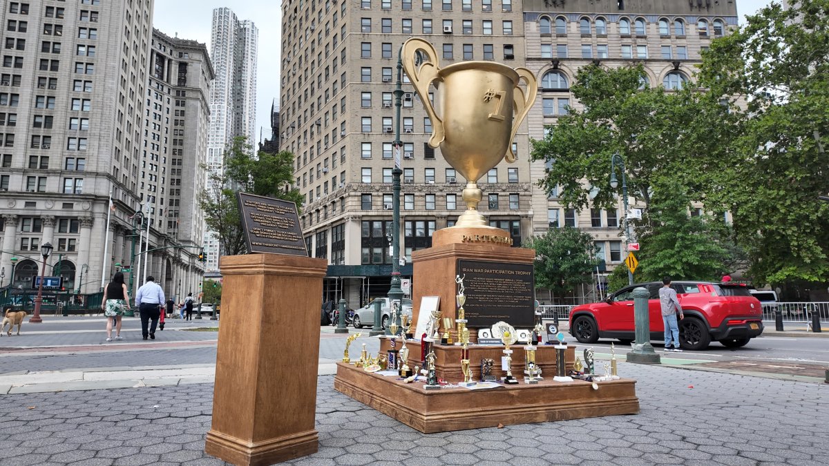 Trump trophy in Foley Square makes fun of president – NBC New York