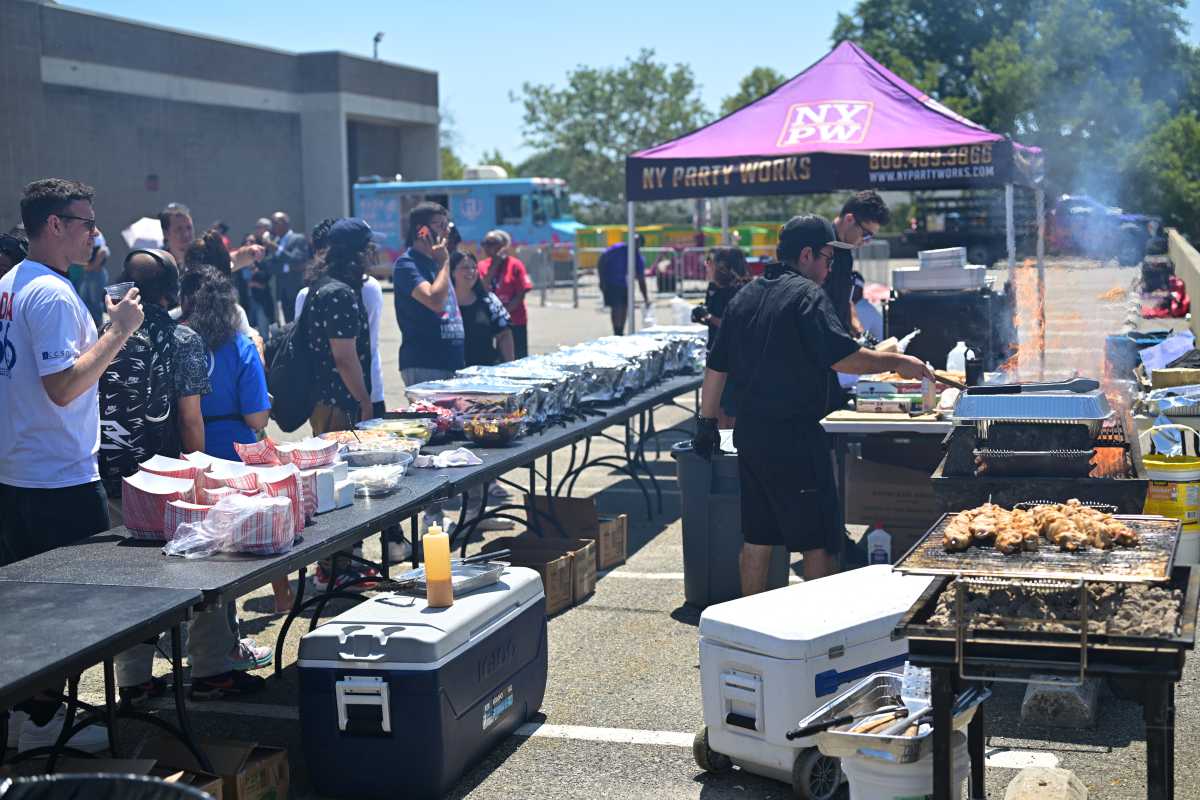Queens College holds annual Americans with Disabilities Act Barbecue – QNS