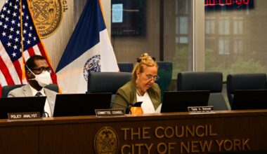 NYC officials’ 18% salary hike gets support of fiscal watchdogs – but also a warning
