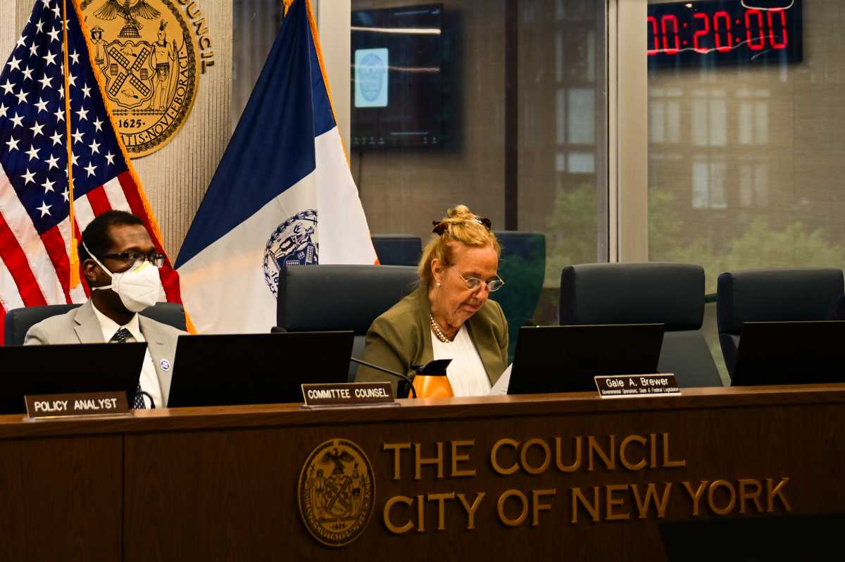 NYC officials’ 18% salary hike gets support of fiscal watchdogs – but also a warning