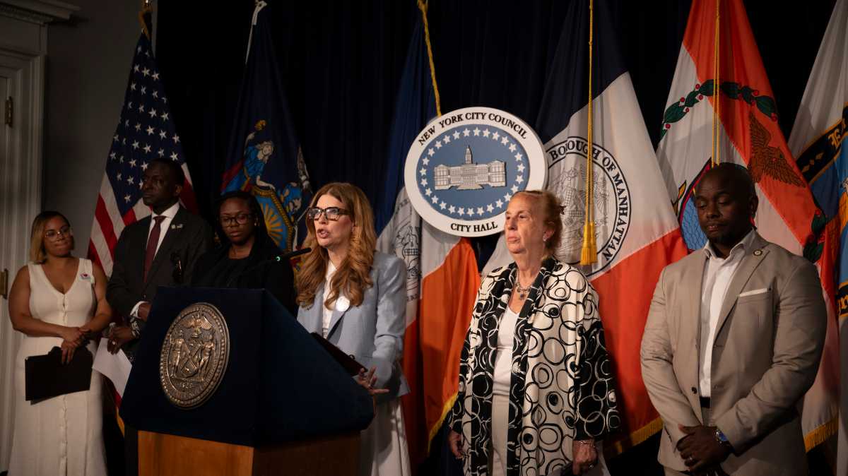 NYC Council gives itself an 18.2% raise — but Mamdani and Menin say no thanks