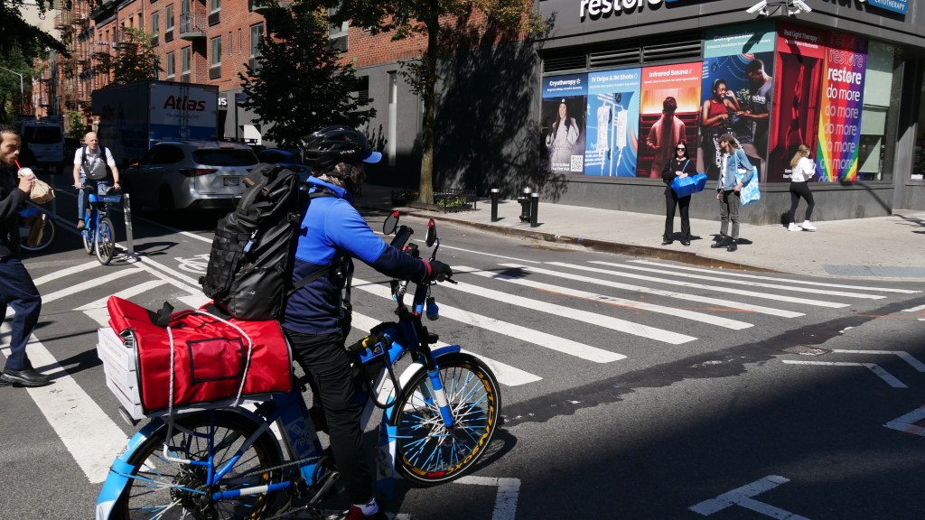Lawless Delivery App Motoclick 'Subverting' Minimum Pay