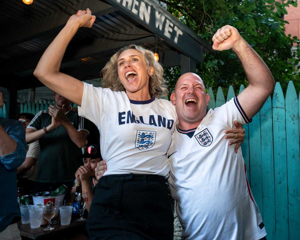 ‘It’s a vibe’: Brooklyn England fans celebrate Three Lions’ World Cup semifinal run • Brooklyn Paper
